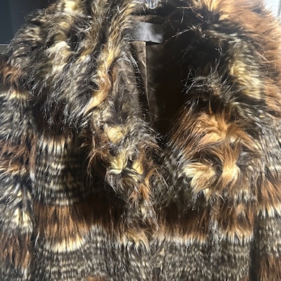 Brand New/Never Worn Stunning Faux Fur Multi- Colored Coat (M) - Picture 3 of 12